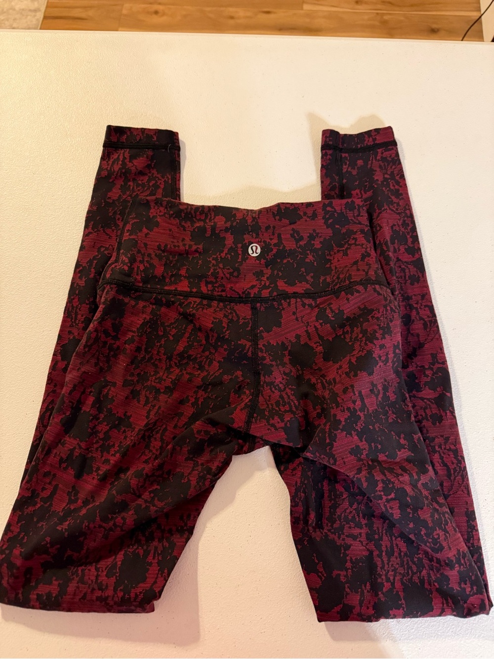 Lululemon Black Red Floral Wunder Under High Rise Leggings Size 4